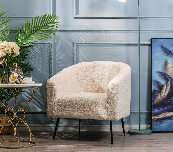 Fauteuil de salon en métal et bouclettes blanches