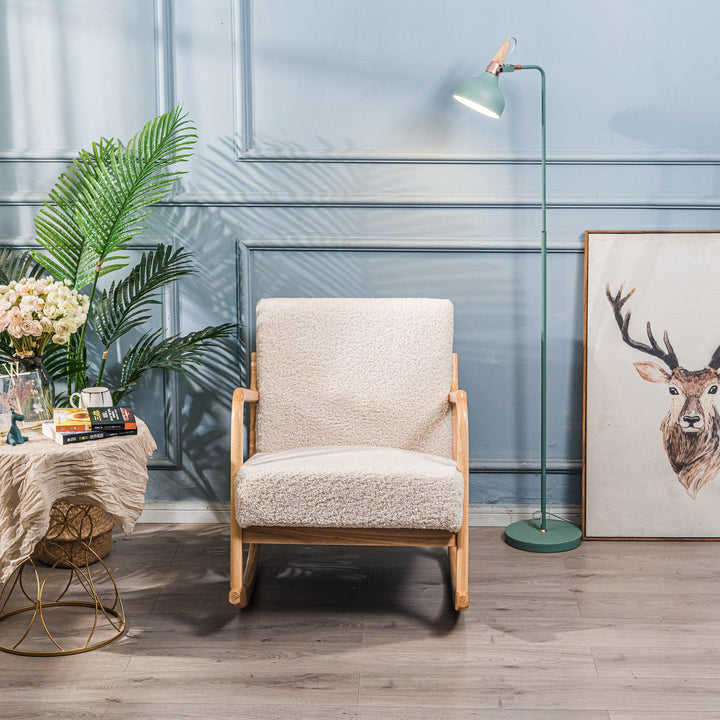 Rocking chair en bois massif et bouclettes blanches