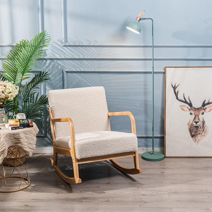 Rocking chair en bois massif et bouclettes blanches
