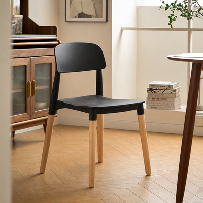 SORO - Lot de 4 chaises scandinaves en bois et polypropylène noir