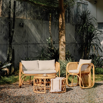 MOROTAI - Canapé en rotin naturel et tissu beige