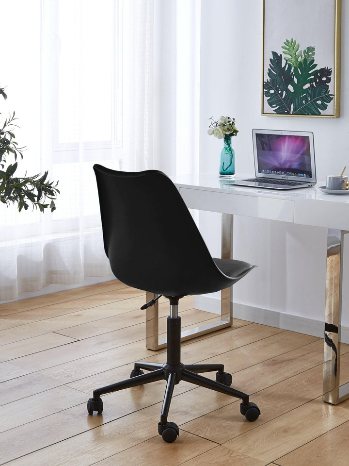Chaise de bureau en polypropylène et simili noir