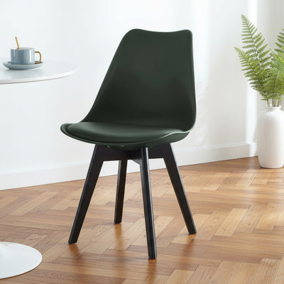 Lot de 4 chaises scandinaves en bois et polypropylène noir