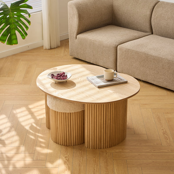 ARVIKA - Set d'une table basse en bois et 2 poufs en bouclettes blanches