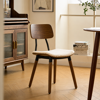 VICTORIA - Lot de 2 chaises en bois et bouclettes blanches