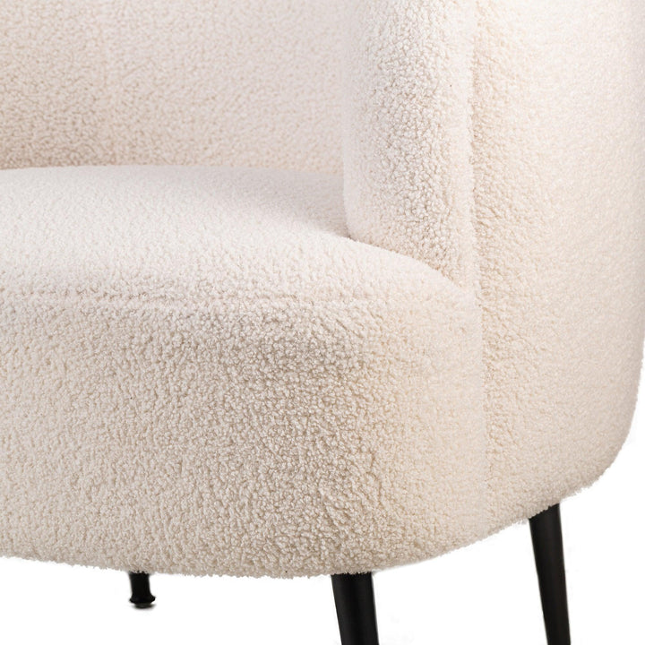 Fauteuil de salon en métal et bouclettes blanches