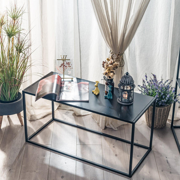 Table basse industrielle en métal noir